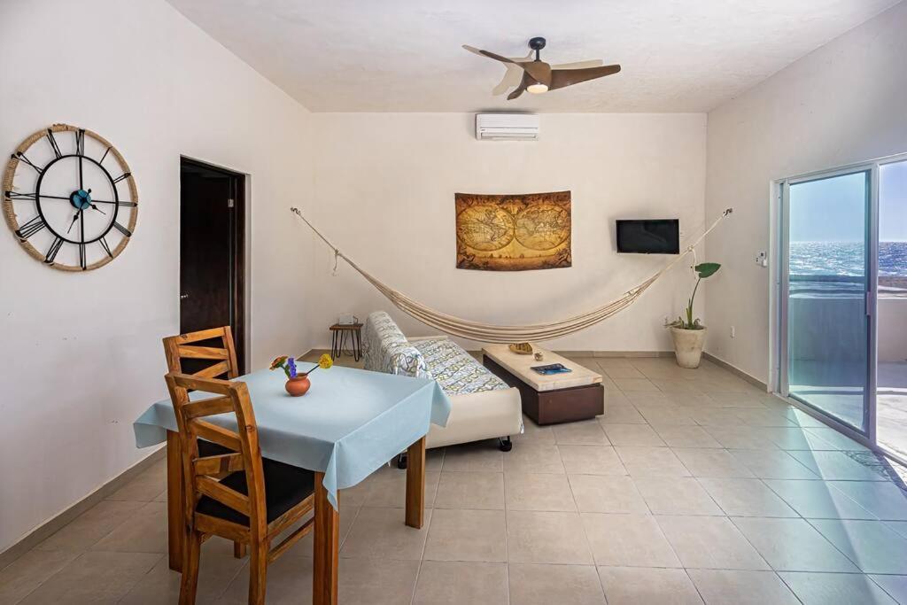 דירות צ'לם Oceanfront Casita Coral מראה חיצוני תמונה
